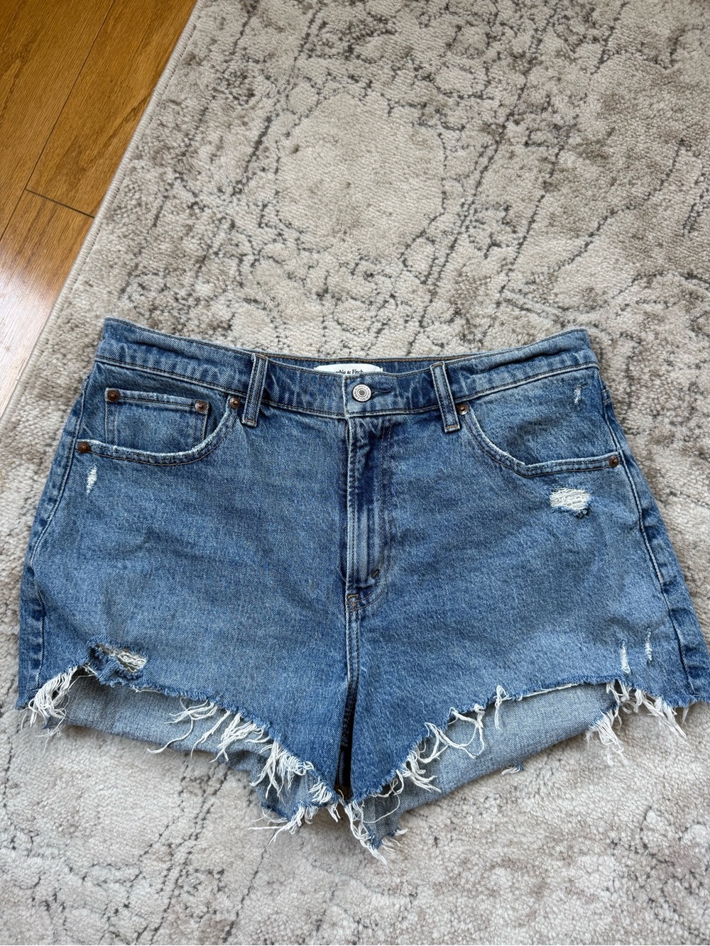 Like New! Abercrombie & Fitch Curve Love High Rise Denim Mom Shorts